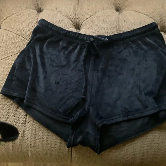 Juicy Couture Bling Soft Velour Shorts - Picture 4 of 5